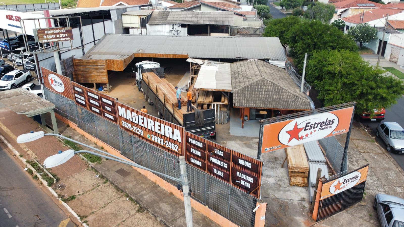 Pátio da Madeireira Estrelas em Sumaré